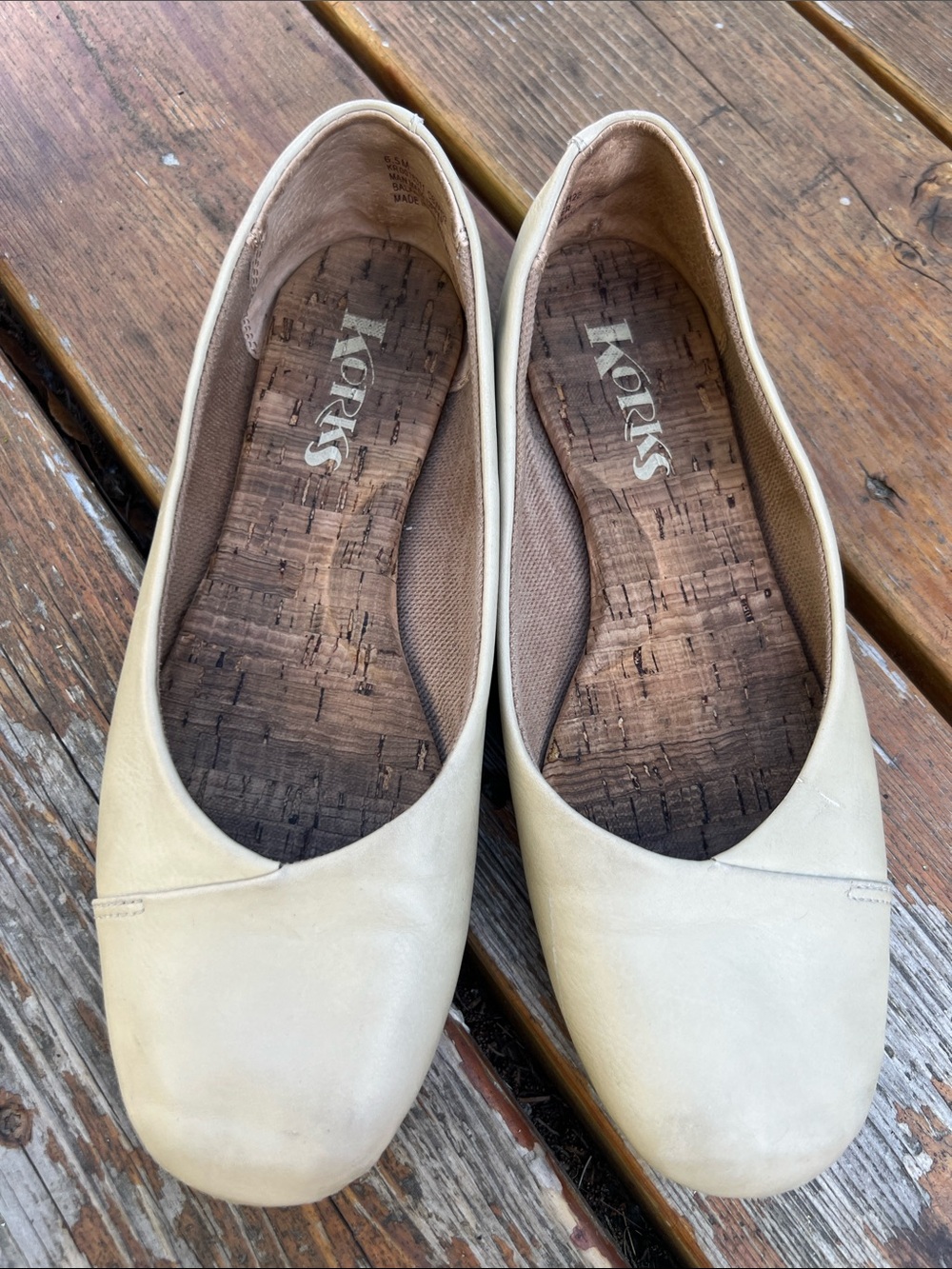 Kork-Ease Women's Cream Leather Ballet Flats